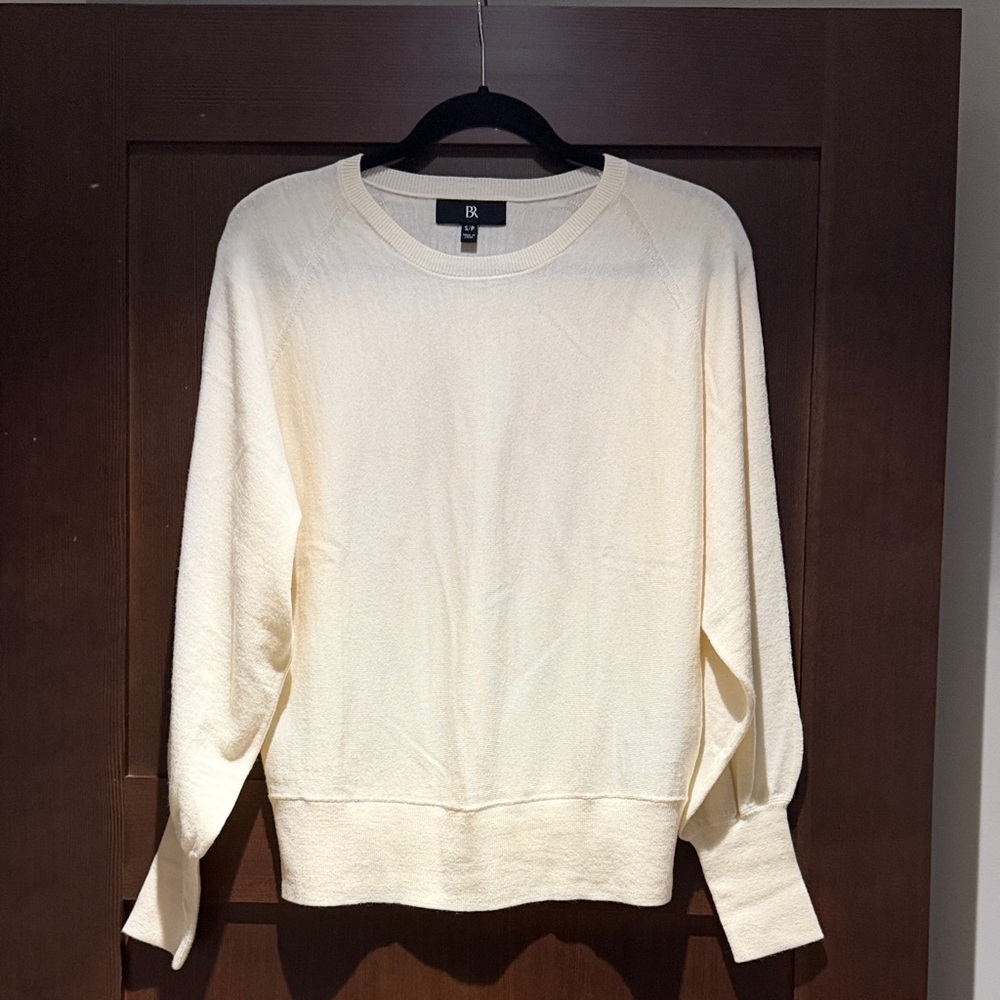 Banana Republic Cream Pullover Sweater